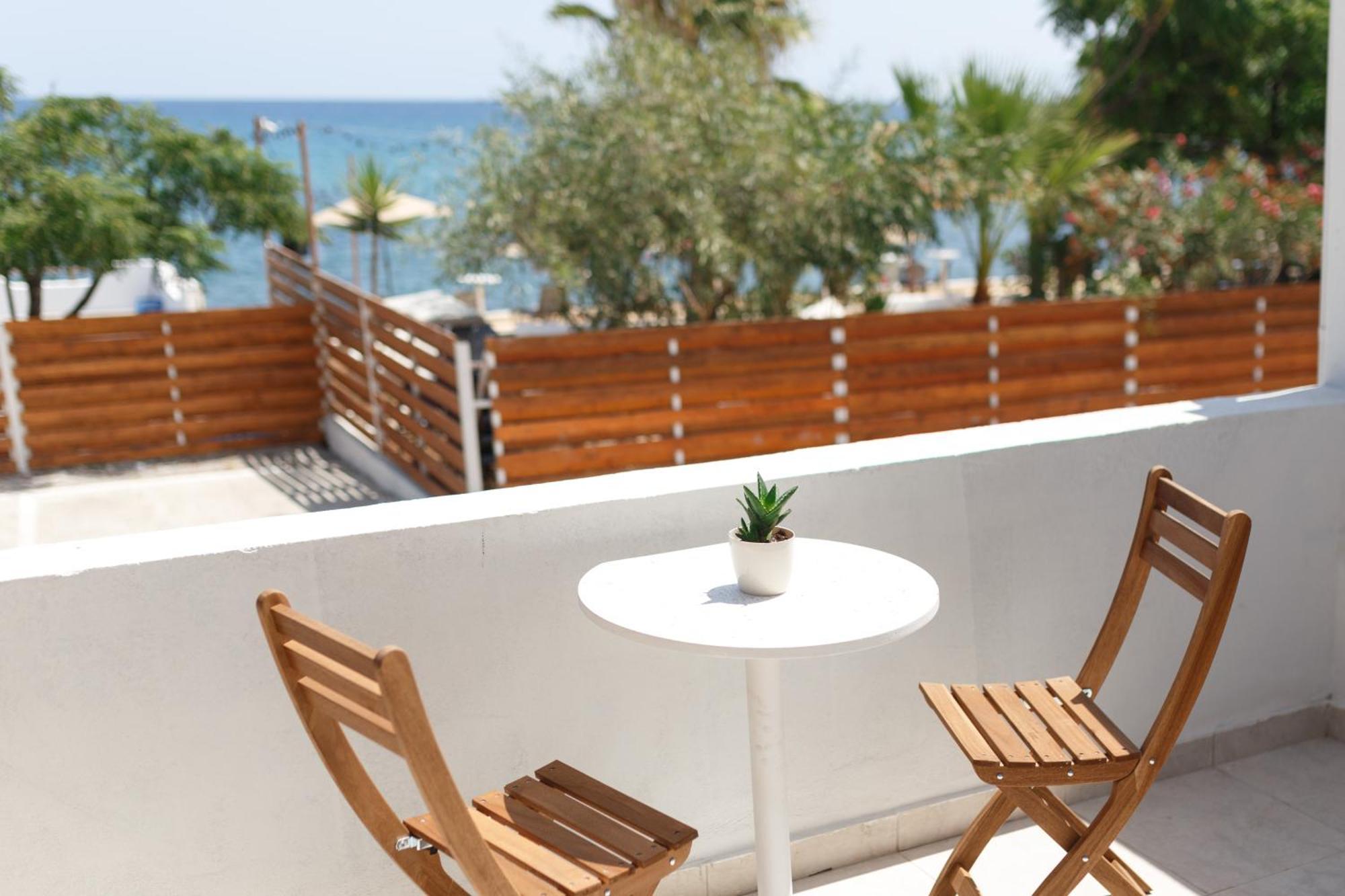 Hotel Azure Bay Ayvaryara Exteriér fotografie