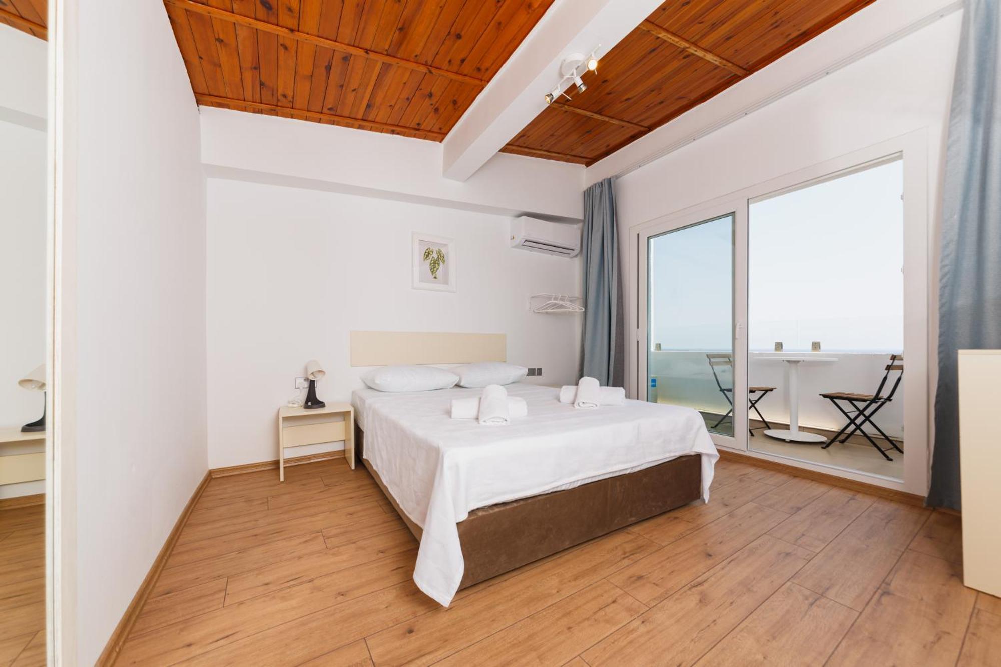 Hotel Azure Bay Ayvaryara Exteriér fotografie