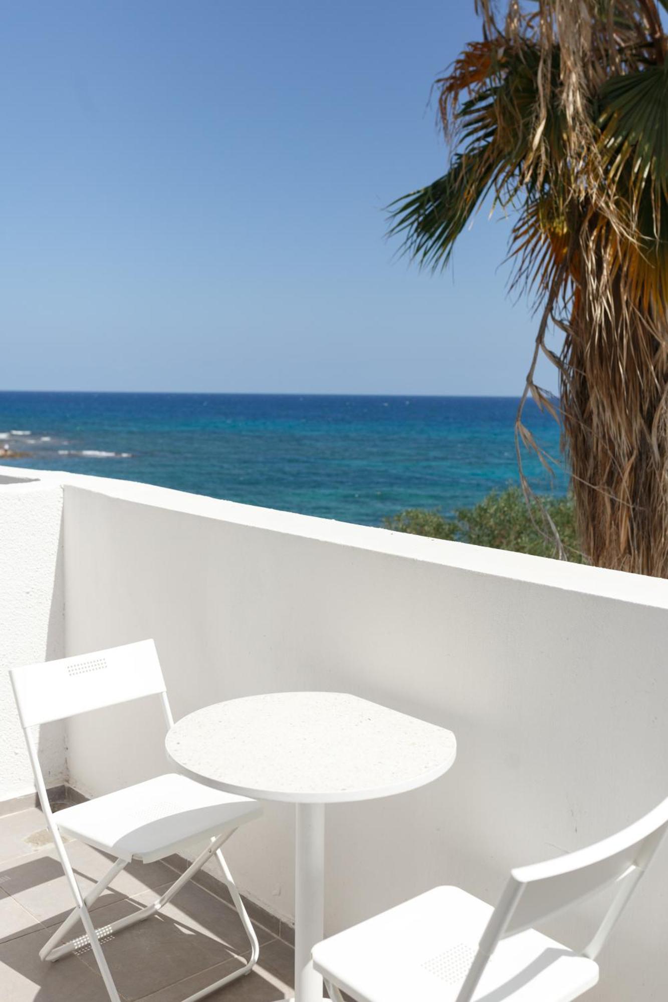 Hotel Azure Bay Ayvaryara Exteriér fotografie