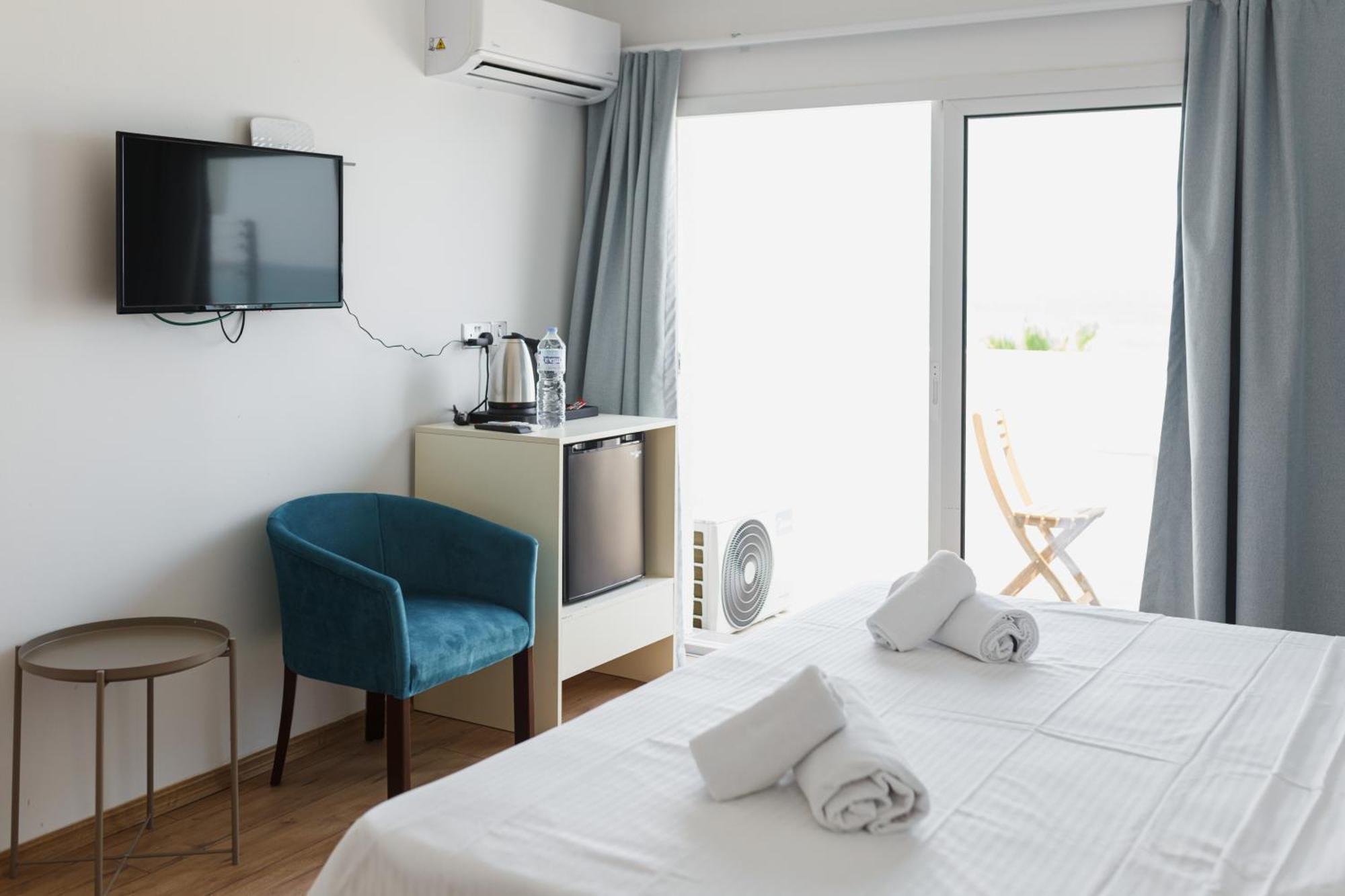 Hotel Azure Bay Ayvaryara Exteriér fotografie