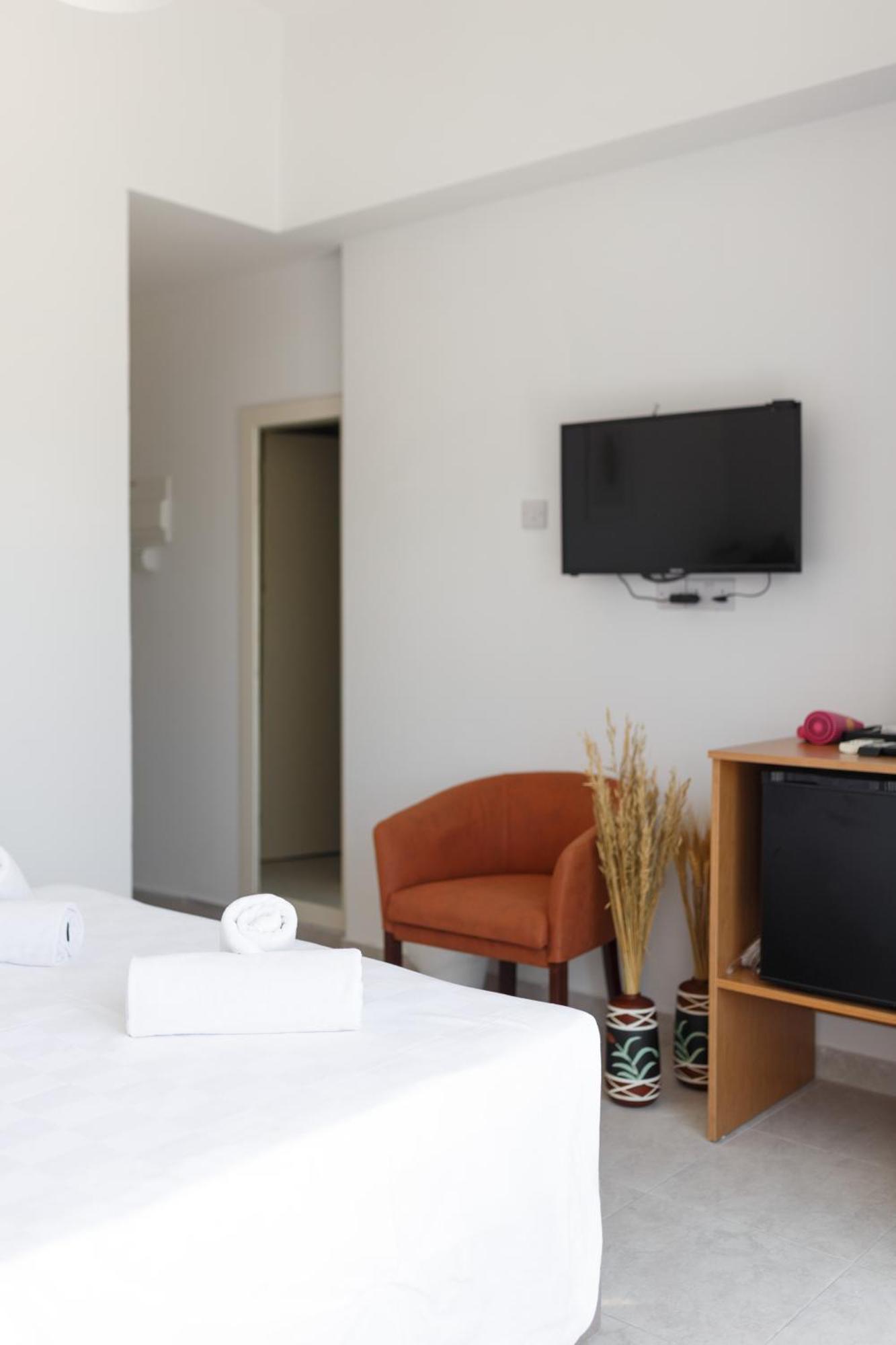 Hotel Azure Bay Ayvaryara Exteriér fotografie