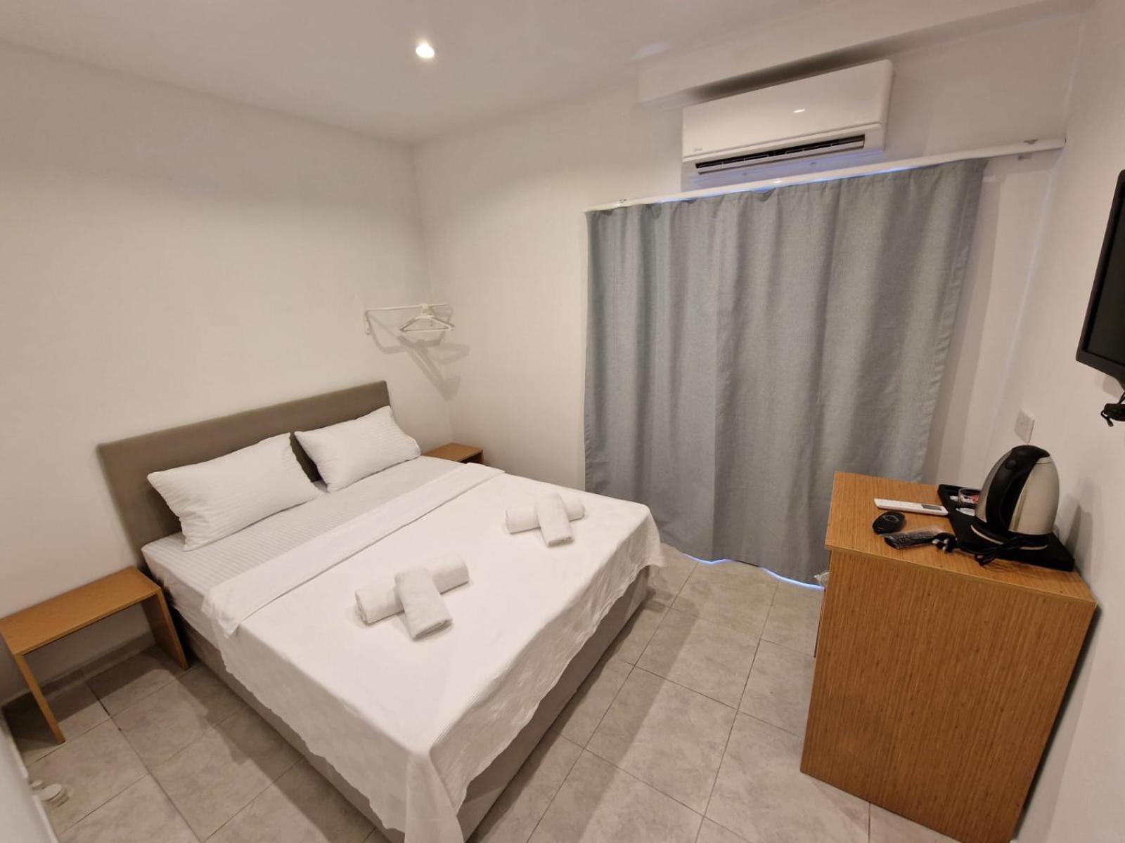 Hotel Azure Bay Ayvaryara Exteriér fotografie