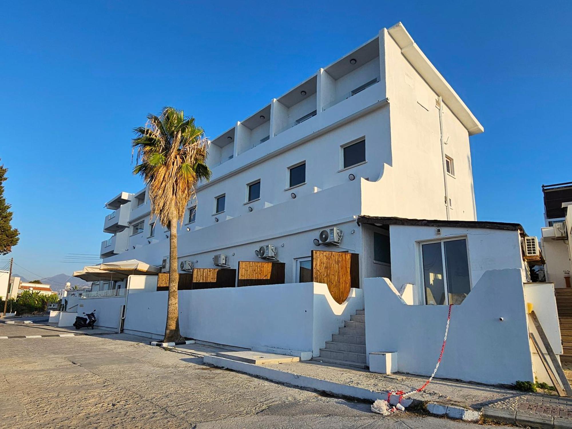Hotel Azure Bay Ayvaryara Exteriér fotografie